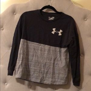 A long sleeve under armour Cotten shirt.